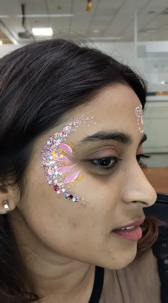 glitter face painting artist expo