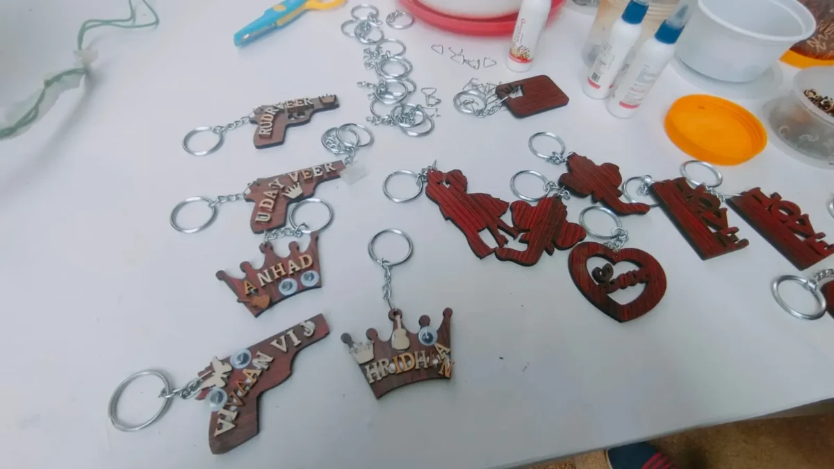 Name On Wooden Keychain Making