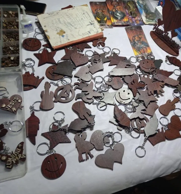 Name on wooden keychain making in hyderabad wedding