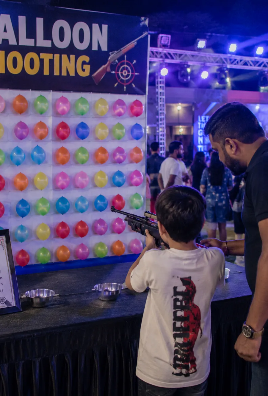 balloon shooting game in hyderabad carnival